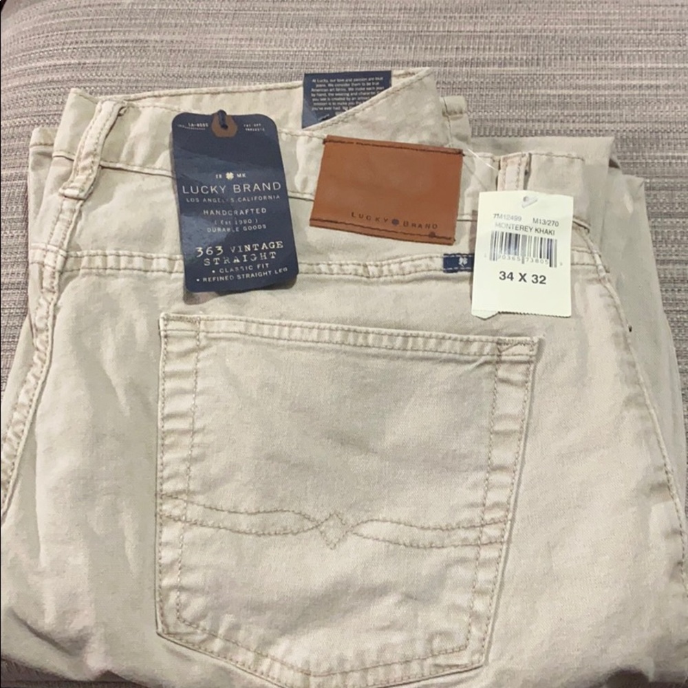 Lucky Brand men’s khaki jeans. 34/32
